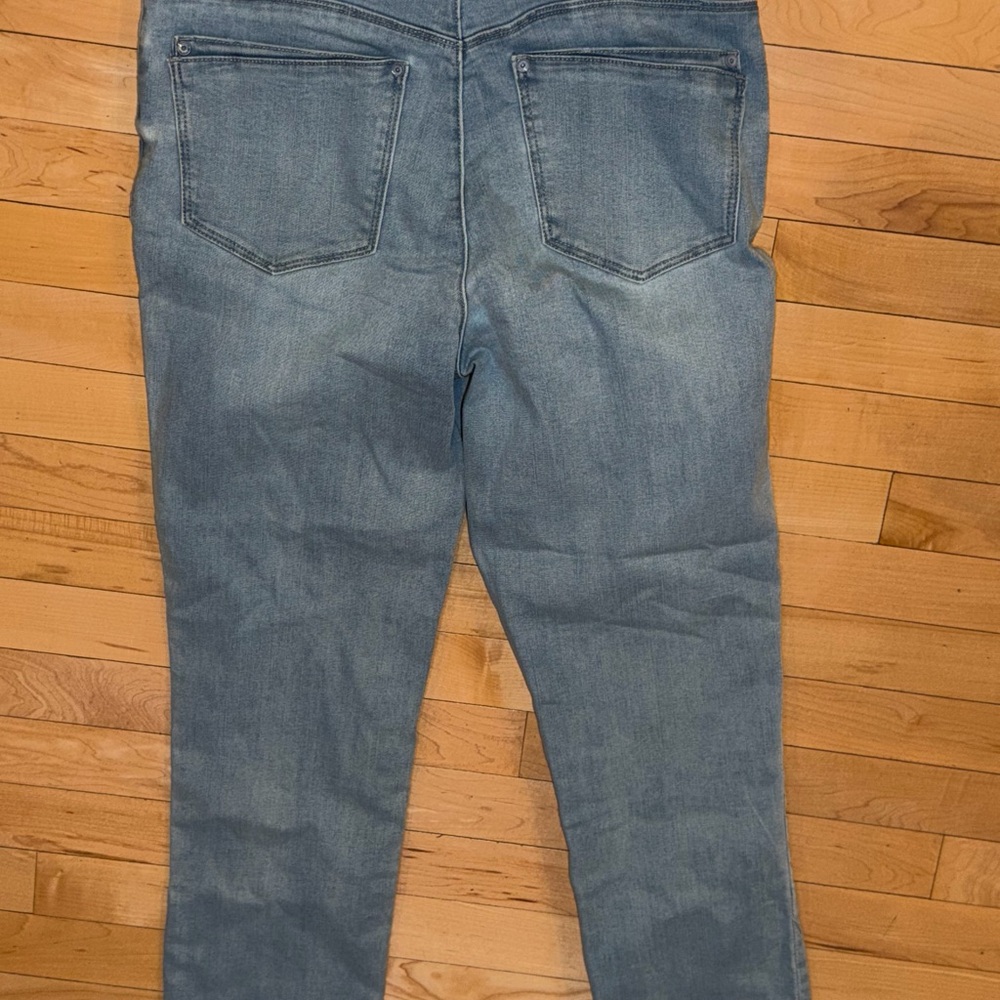 Mac & Me Stretch Crop Jeans 10 Soft Waistband Light Wash - Picture 3 of 4